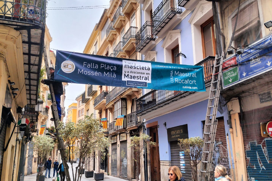 Campaña de Street Marketing y señalización de Valencia en fallas