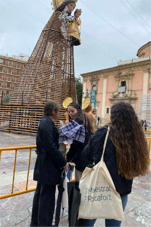 Campaña de Street Marketing y señalización de Valencia en fallas